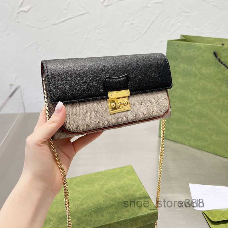 Evening Bags padlock chain crossbody bag long wallets women handbags purse canvas letters Interior zip pocket fashion letters Gold hardware
Evening Bags padlock chain crossbody bag long wallets women handbags purse canvas letters Interior zip pocket fashion letters Gold hardware