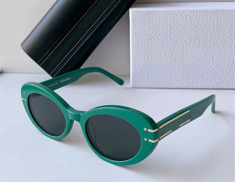 Fashion designer signature b3u sunglasses for women Cute charming butterfly shape glasses summer outdoor versatile style Anti-Ultraviolet come with case
Fashion designer signature b3u sunglasses for women Cute charming butterfly shape glasses summer outdoor versatile style Anti-Ultraviolet come with case