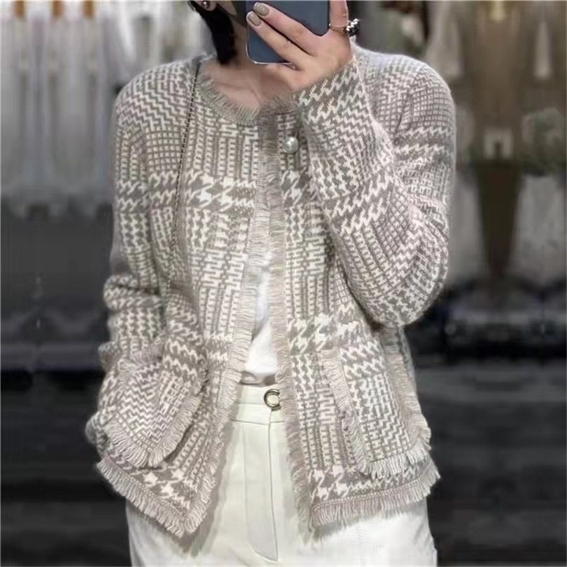 Womens Knits Tees autumn and winter wool sweater cardigan houndstooth fringed short top sweater coat thick round neck women 220923