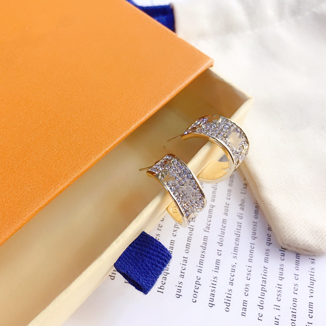 Easy chic stud tiny simple jewelry men letter studs Classic design earrings 316L Stainless Steel silver gold rose elegant women earring Wholesale