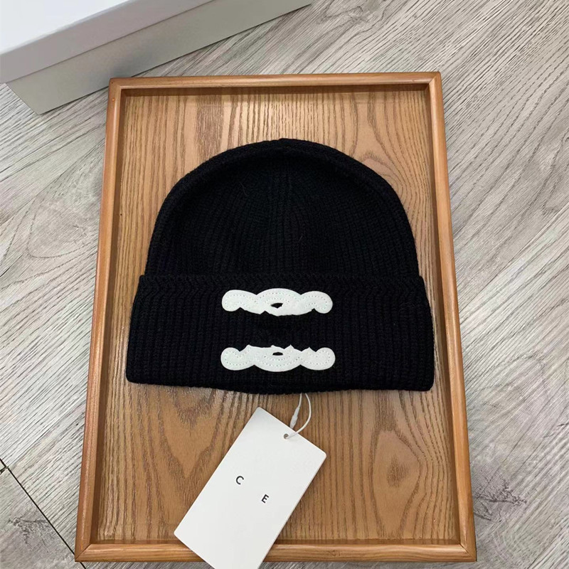 Designer Brand Men's Luxury Beanie Hat Ladies Autumn and Winter Fashion Trend Classic Letter C Outdoor Warm Versatile Knitted Hat
Designer Brand Men's Luxury Beanie Hat Ladies Autumn and Winter Fashion Trend Classic Letter C Outdoor Warm Versatile Knitted Hat