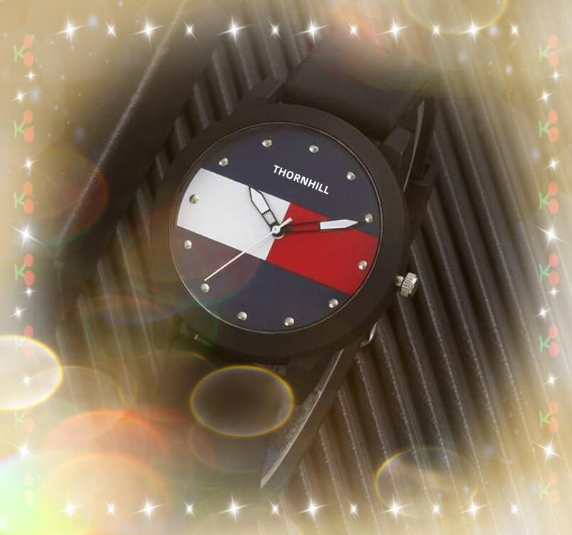Premium Men Women Lovers Watch 40mm Fashion Casual clock Man Rubber Belt Luxury Quartz Movement Couples Style Classic Wristwatches, As pic
Premium Men Women Lovers Watch 40mm Fashion Casual clock Man Rubber Belt Luxury Quartz Movement Couples Style Classic Wristwatches, As pic