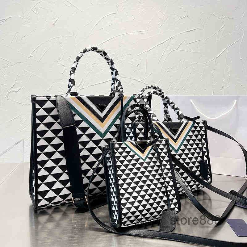 Evening Bags Totes Handbag Designers Women Designer Tote Geometry Totes Bag Ladies Fashion Classic High Capacity Solid Color Handbags
Evening Bags Totes Handbag Designers Women Designer Tote Geometry Totes Bag Ladies Fashion Classic High Capacity Solid Color Handbags