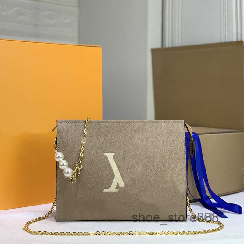 Evening Bags Classic Women Wash Bag Crossbody Clutch Bags Shoulder Purse Old Flower Detachable Chain Pearl Decoration L Letter Pattern High
Evening Bags Classic Women Wash Bag Crossbody Clutch Bags Shoulder Purse Old Flower Detachable Chain Pearl Decoration L Letter Pattern High