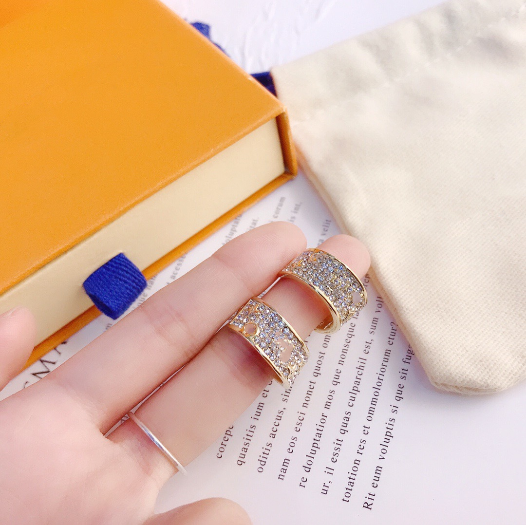 Easy chic stud tiny simple jewelry men letter studs Classic design earrings 316L Stainless Steel silver gold rose elegant women earring Wholesale