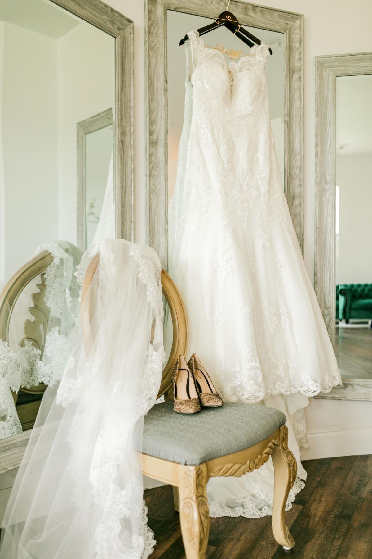 2023 Gorgeous Mermaid Wedding Dresses Bridal Gown Straps Lace Applique Satin Beach Sweep Train Custom Made Vestidos De Novia Plus Size