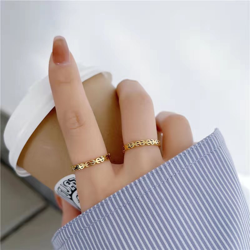 Luxurious Stainless Steel US Dollar Symbol Ring 4MM Creative Designer 18K Gold Silver Plated TItanium Steel USD Rings for Women Men Wedding Jewelry Gi