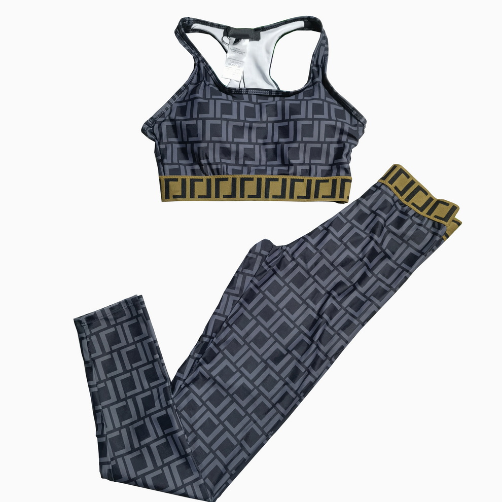Designers Womens tracksuits Yoga Outfits Black Slim Women Sports Padded Tanks Leggings Set Fashion Summer Jogging Running Wear
Designers Womens tracksuits Yoga Outfits Black Slim Women Sports Padded Tanks Leggings Set Fashion Summer Jogging Running Wear