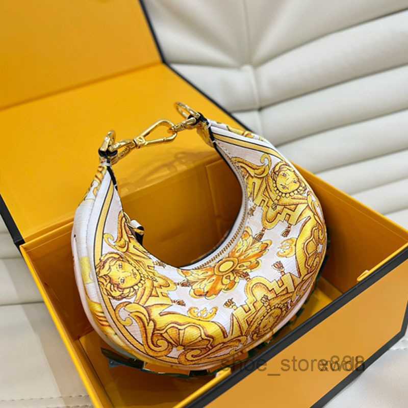 Evening Bags Graphy Nano Half Moon Bags Women Crossbody Bags Genuine Leather Gold Baroque Print Zipper Closure Removable Strap High Quality
Evening Bags Graphy Nano Half Moon Bags Women Crossbody Bags Genuine Leather Gold Baroque Print Zipper Closure Removable Strap High Quality