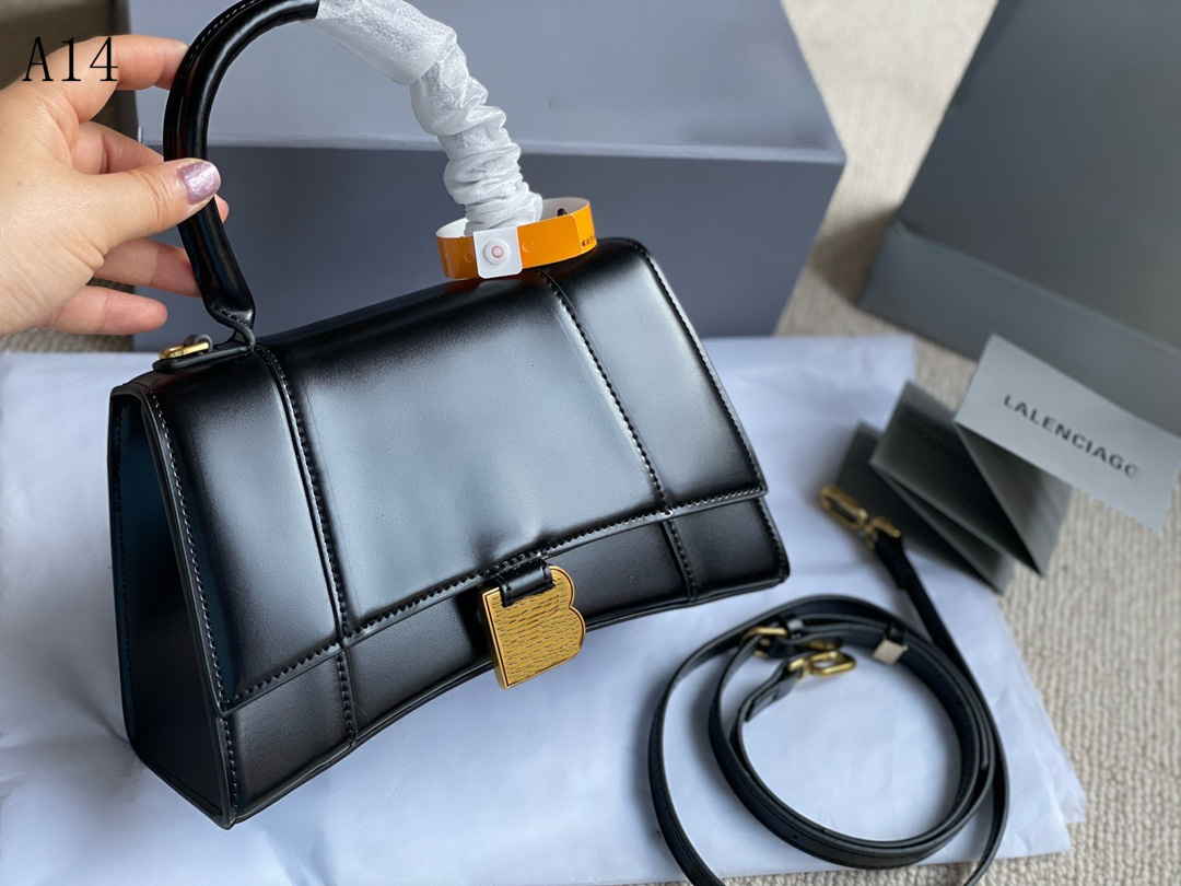 2022 hourglass handbag bags Crocodile embossed designer women hour glass bag in black pink purse mini wallet small Crocodile Pattern crossbody tote, Black crocodile
2022 hourglass handbag bags Crocodile embossed designer women hour glass bag in black pink purse mini wallet small Crocodile Pattern crossbody tote, Black crocodile
