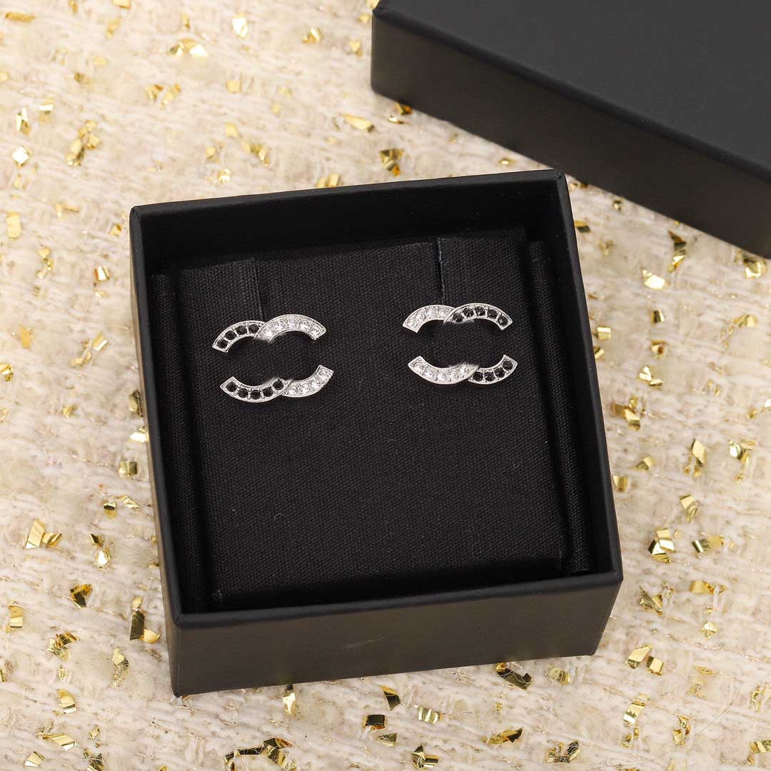 2022 Luxury quality charm stud earring with nature shell beads and sparkly black diamond in platinum plated small size PS4450
2022 Luxury quality charm stud earring with nature shell beads and sparkly black diamond in platinum plated small size PS4450