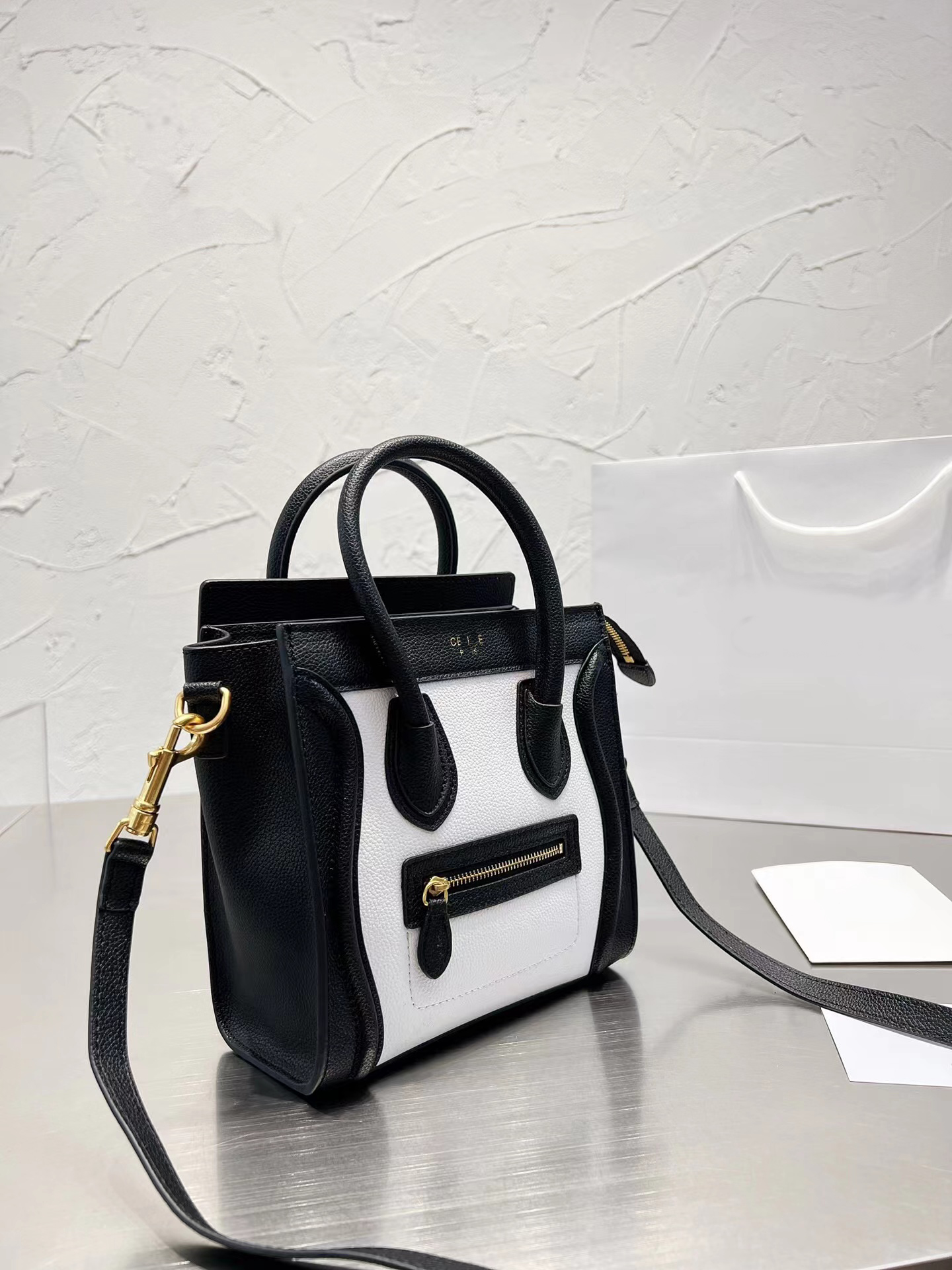 Professional Women totes Handbag Unique Smiley Body Design Fashion Trend Messenger Bag Multiple Sizes Optional Elegant Ladies Shoulder Bags, No 4
Professional Women totes Handbag Unique Smiley Body Design Fashion Trend Messenger Bag Multiple Sizes Optional Elegant Ladies Shoulder Bags, No 4