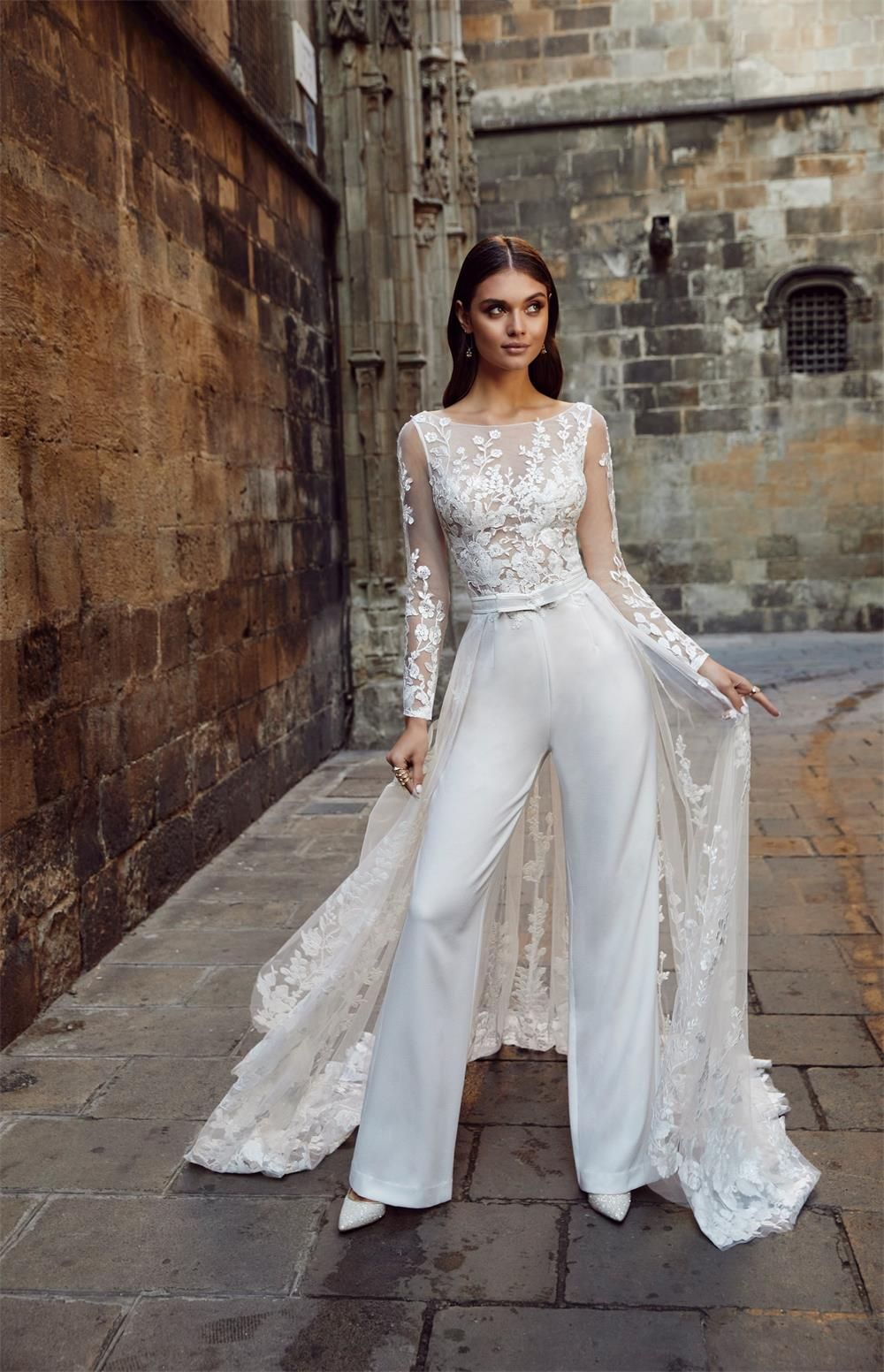 Illusion Long Sleeve a-line Wedding Dresses Jumpsuit with Remove Train 2023 Lace Floral Sheer Neck Beach Bohemain Bridal Dress Pant Suit