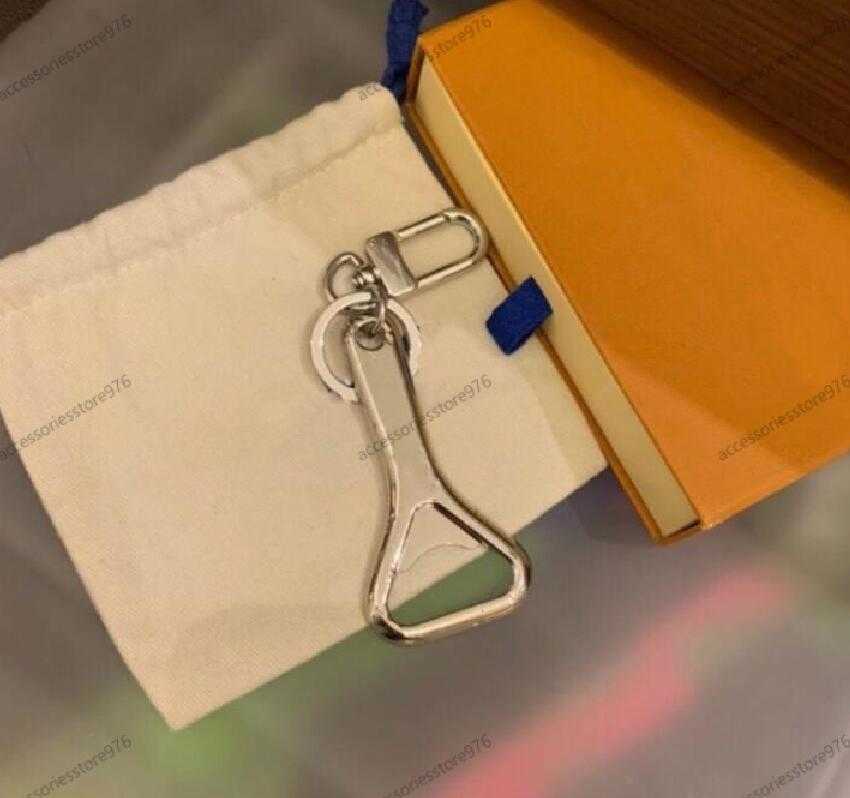 Luxurys High Quality Bottle Opener Keychains Buckle lovers Keychain Metal Key Ring Silver Men Women Bag Car Handbag Pendant Accessories
Luxurys High Quality Bottle Opener Keychains Buckle lovers Keychain Metal Key Ring Silver Men Women Bag Car Handbag Pendant Accessories