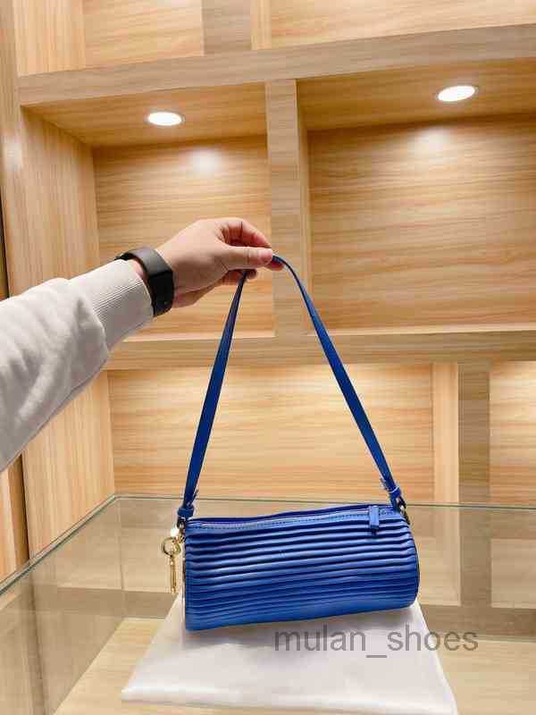 2022 Evening Bags Bags Tote Women Handbag Shoulder Leather Designer Crossbody Female French Stick Underarm Fold Pillow Purses
2022 Evening Bags Bags Tote Women Handbag Shoulder Leather Designer Crossbody Female French Stick Underarm Fold Pillow Purses