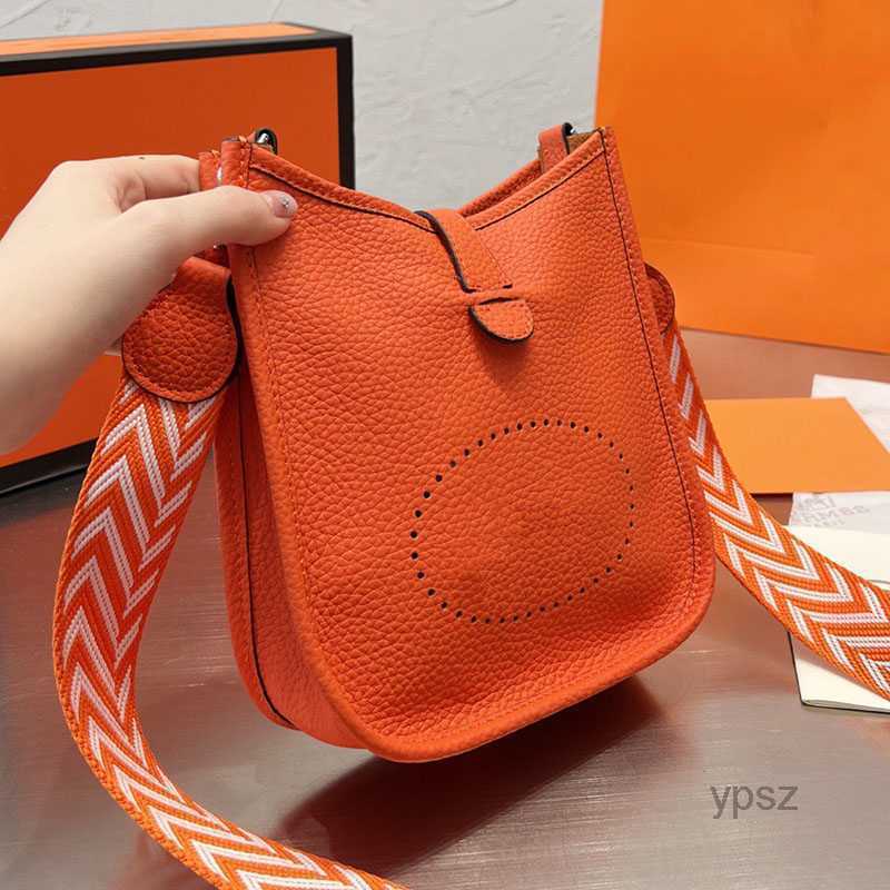 Evening Bags Crossbody Bag Real Leather Lady Shoulder Bags Handbag Purse Cowhide Messenger High Quality Women Plain Bag Fashion Letters Rem, Red
Evening Bags Crossbody Bag Real Leather Lady Shoulder Bags Handbag Purse Cowhide Messenger High Quality Women Plain Bag Fashion Letters Rem, Red