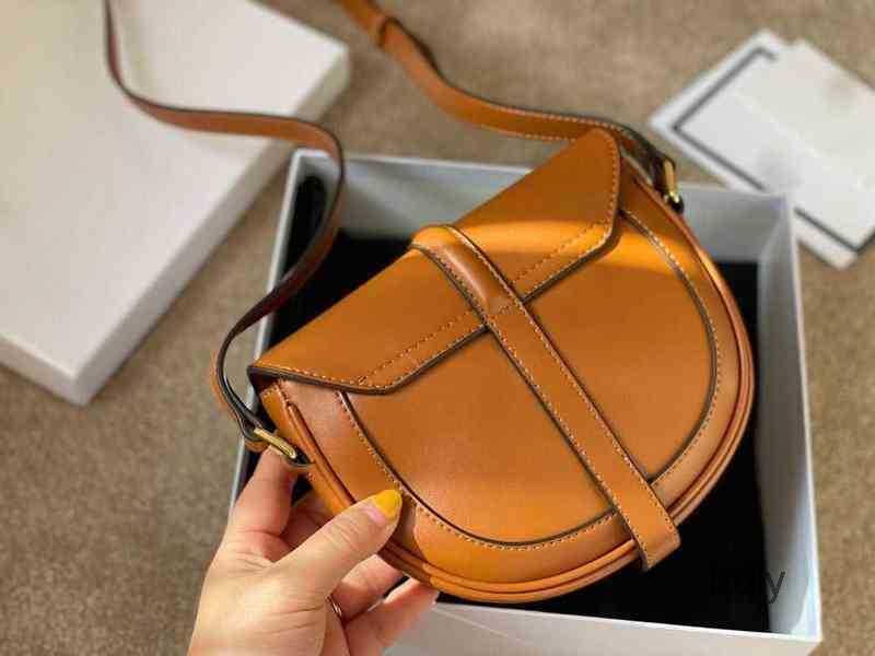 Evening Bags Crossbody Bags Women's Leather Wallet Brand Designer Handbag Pure Color Shoulder Simple Atmosphere Messenger women Purses Besace, Brown
Evening Bags Crossbody Bags Women's Leather Wallet Brand Designer Handbag Pure Color Shoulder Simple Atmosphere Messenger women Purses Besace, Brown
