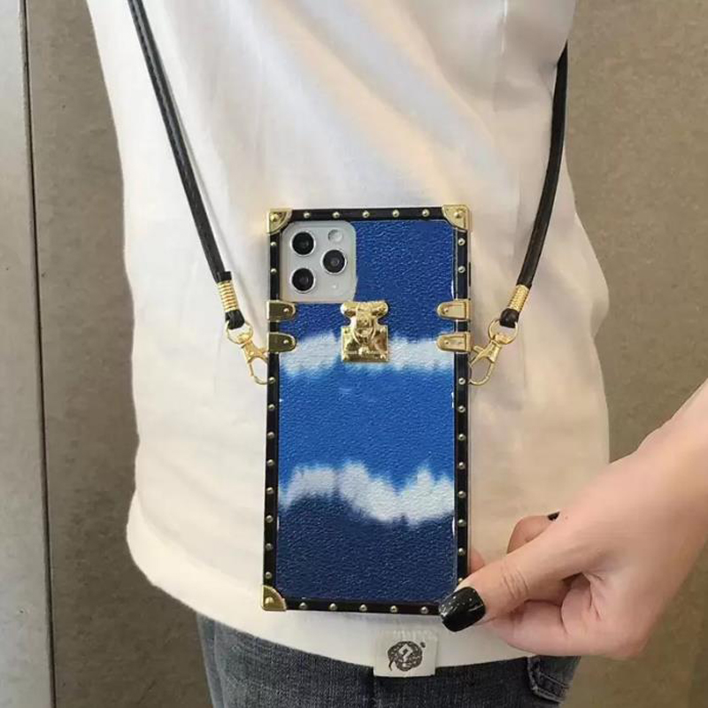 Designer Fashion Cell Phone Cases For IPhone 14 Pro Max 13 12 11 XR XS XSMAX PU Leather Cover With Chain New Crossbody Shell D229263F, Blue small flower
Designer Fashion Cell Phone Cases For IPhone 14 Pro Max 13 12 11 XR XS XSMAX PU Leather Cover With Chain New Crossbody Shell D229263F, Blue small flower