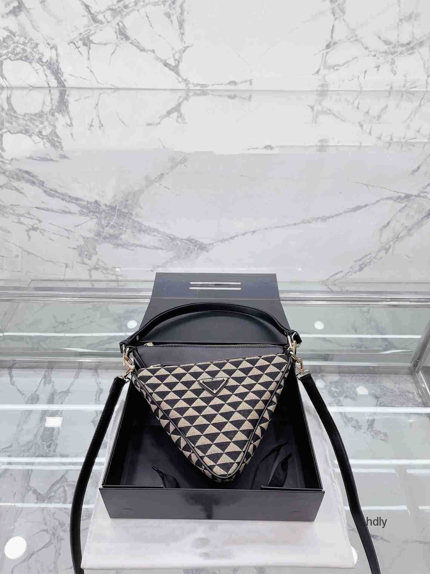Evening Bags days to arrive fall Luxury bag Designer handbag Underarm Bags of pda purse Fashion Crossbody Shoulder Bag, Green
Evening Bags days to arrive fall Luxury bag Designer handbag Underarm Bags of pda purse Fashion Crossbody Shoulder Bag, Green