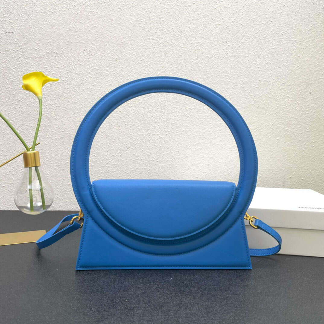 Totes Fashion Designer bags woman Handbags Shoulder bag Top Quality Luxury round totes Ring Handles Leather Lipstick Cosmetic Bags, 1#ja00 size26x13x6cm
Totes Fashion Designer bags woman Handbags Shoulder bag Top Quality Luxury round totes Ring Handles Leather Lipstick Cosmetic Bags, 1#ja00 size26x13x6cm