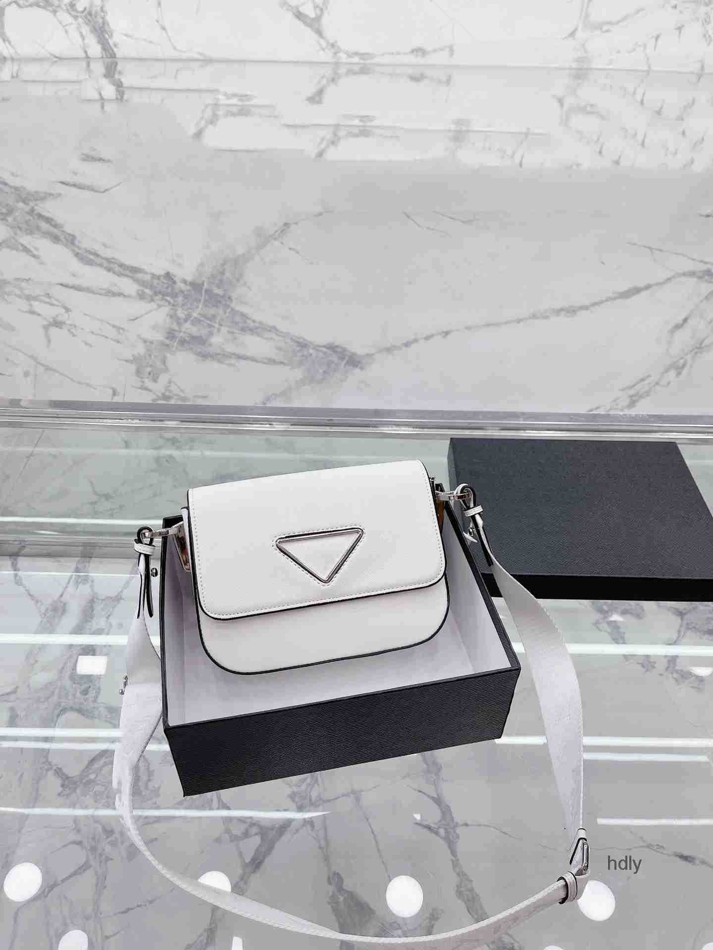 Evening Bags Summer Fashion Women's Designer Bags Crossbody Shoulder Postman Handbags Versatile Black White 
Evening Bags Summer Fashion Women's Designer Bags Crossbody Shoulder Postman Handbags Versatile Black White