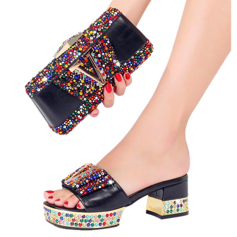 Dress Shoes 2022 African Selling Italian Design Flower Crystal Style Elegant Black Color Party Wedding Ladies And Bag Set, As the picture4
Dress Shoes 2022 African Selling Italian Design Flower Crystal Style Elegant Black Color Party Wedding Ladies And Bag Set, As the picture4