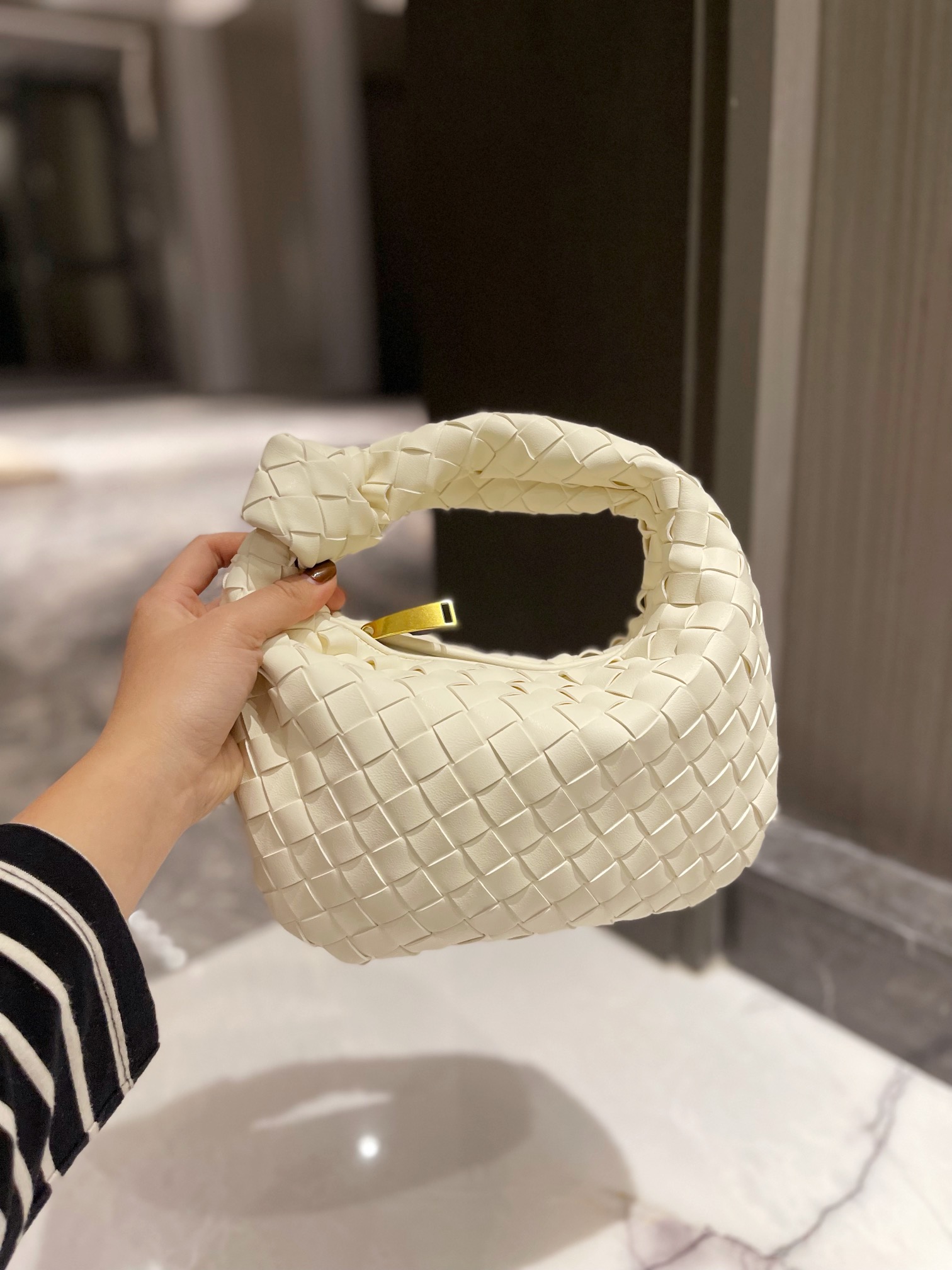 Evening Bags Women Luxurys Designer jodie Bags high quality handbags genuine leather Wallets Soft plush bag mini furry eco fur hobo underarm bag, Blue
Evening Bags Women Luxurys Designer jodie Bags high quality handbags genuine leather Wallets Soft plush bag mini furry eco fur hobo underarm bag, Blue