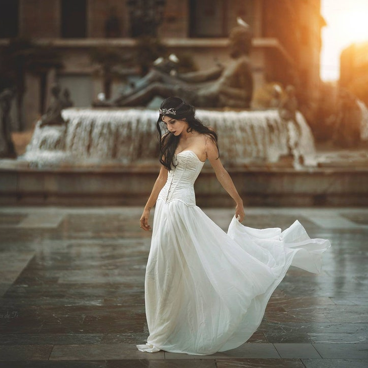 Medieval A-Line Wedding Dresses Corset Vintage Victorian Bridal Gowns With Cape Renaissance Gothic Ivory Chiffon Satin Masquerade Dress 2022