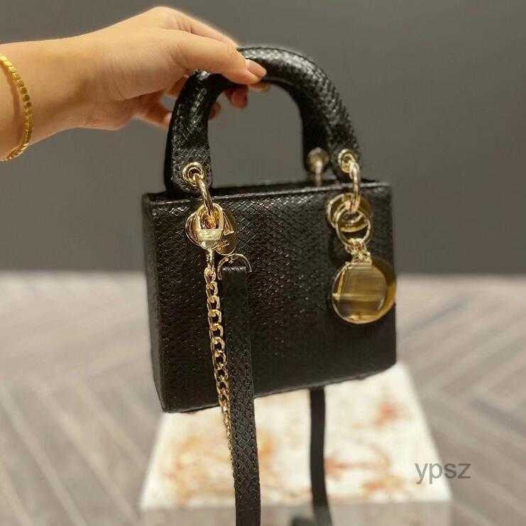 Evening Bags Designers Bags Totes Women Handbags Totes Messenger Shoulder Chain Bag Top Quality Leather Hardware Buckle Letter Purse Women'
Evening Bags Designers Bags Totes Women Handbags Totes Messenger Shoulder Chain Bag Top Quality Leather Hardware Buckle Letter Purse Women'