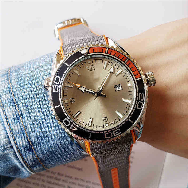 fashion watches for mens montre diamond movement Luxury designer Watch Fashion Women's Men's watch UE2T
fashion watches for mens montre diamond movement Luxury designer Watch Fashion Women's Men's watch UE2T