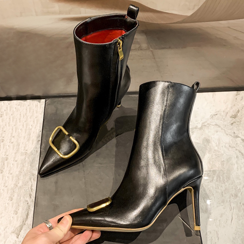 Women Designer Boots VLOGO Signature 8.5CM Calfskin High Heels knee Ankle Boot Side Zip Closure Luxury womens half Booties Ladies Wedding Party shoes sneakers, Shoes box 
Women Designer Boots VLOGO Signature 8.5CM Calfskin High Heels knee Ankle Boot Side Zip Closure Luxury womens half Booties Ladies Wedding Party shoes sneakers, Shoes box