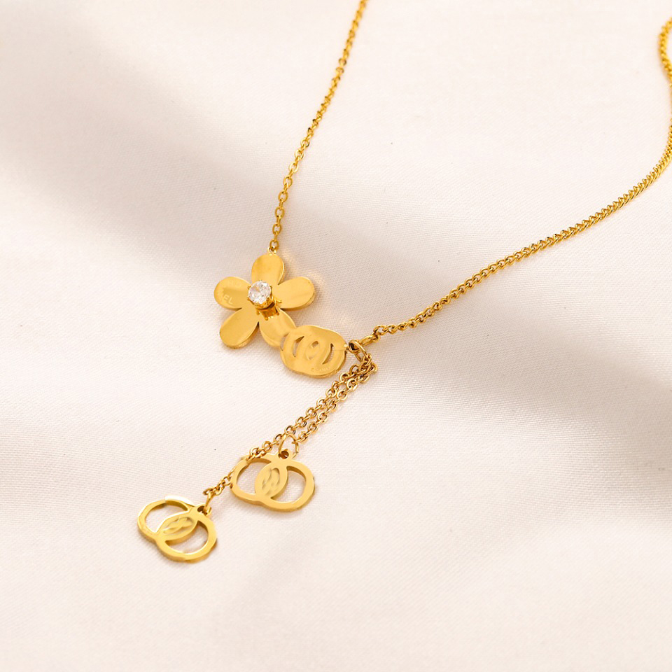 Never Fading 18K Gold Plated Brand Designer Letter Pendant Necklaces Womens Crystal Rhinestone Stainless Steel Choker Necklace Chain Lady Jewelry Accessories
Never Fading 18K Gold Plated Brand Designer Letter Pendant Necklaces Womens Crystal Rhinestone Stainless Steel Choker Necklace Chain Lady Jewelry Accessories
