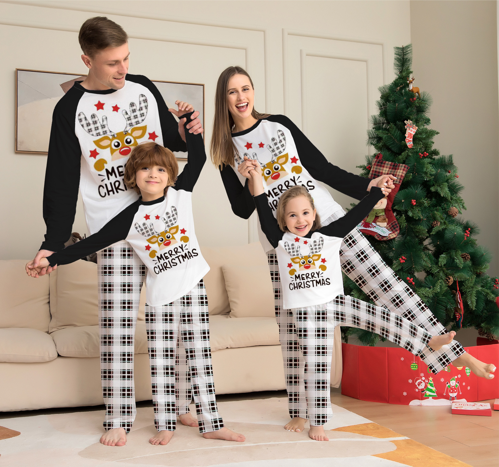 Family Matching Outfits Christmas Pajamas Family Xmas Fashion Print Quality Family Matching Outfits Holiday Baby Clothes Home Parent Child Sets 220922
