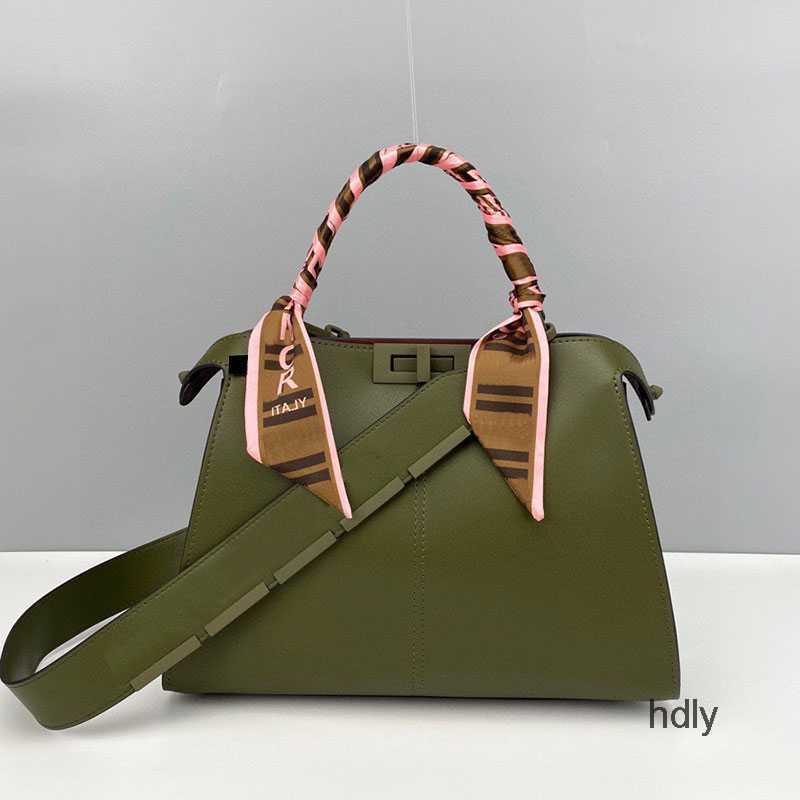 Evening Bags A Tote Bag Shoulder Bags 5A Quality Leather Crossbody Handbags Twist Buckle Compartment Pocket Removable Shoulder Strap Metal Letter Totes Purses, Black
Evening Bags A Tote Bag Shoulder Bags 5A Quality Leather Crossbody Handbags Twist Buckle Compartment Pocket Removable Shoulder Strap Metal Letter Totes Purses, Black