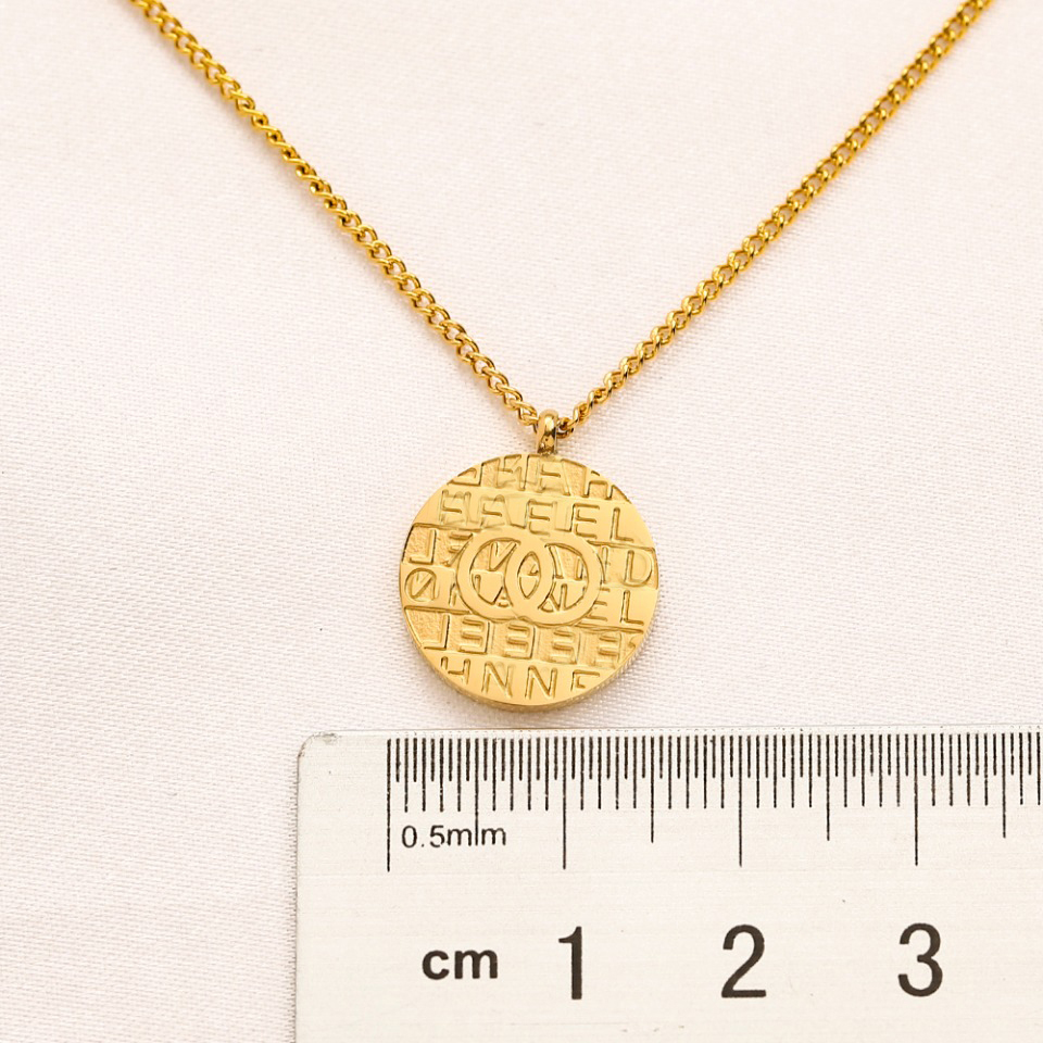 Never Fading 18K Gold Plated Brand Designer Letter Pendant Necklaces Classic Womens Crystal Rhinestone Stainless Steel Choker Necklace Chain Jewelry Accessories
Never Fading 18K Gold Plated Brand Designer Letter Pendant Necklaces Classic Womens Crystal Rhinestone Stainless Steel Choker Necklace Chain Jewelry Accessories