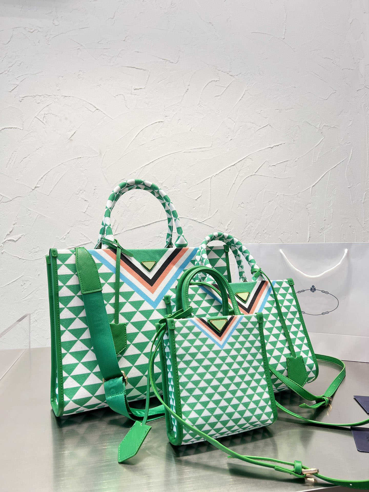 Prad Tote Bags Lady Single Chain Prads Bag Women Prader Handbag Luxury Prade Designer Wallet Prado Leather Fashion Crossbody Vintage Underarm Pattern Bag G7UX, Red
Prad Tote Bags Lady Single Chain Prads Bag Women Prader Handbag Luxury Prade Designer Wallet Prado Leather Fashion Crossbody Vintage Underarm Pattern Bag G7UX, Red