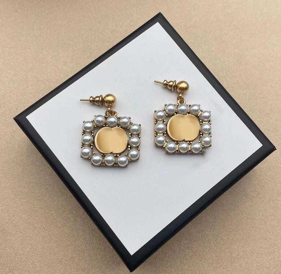 Vintage Zircon Women Earring Designer Stud Luxury Geometric Crystal Heart-shaped Couple High Quality Earrings For Lady Wedding Hoop Jewerlry
Vintage Zircon Women Earring Designer Stud Luxury Geometric Crystal Heart-shaped Couple High Quality Earrings For Lady Wedding Hoop Jewerlry