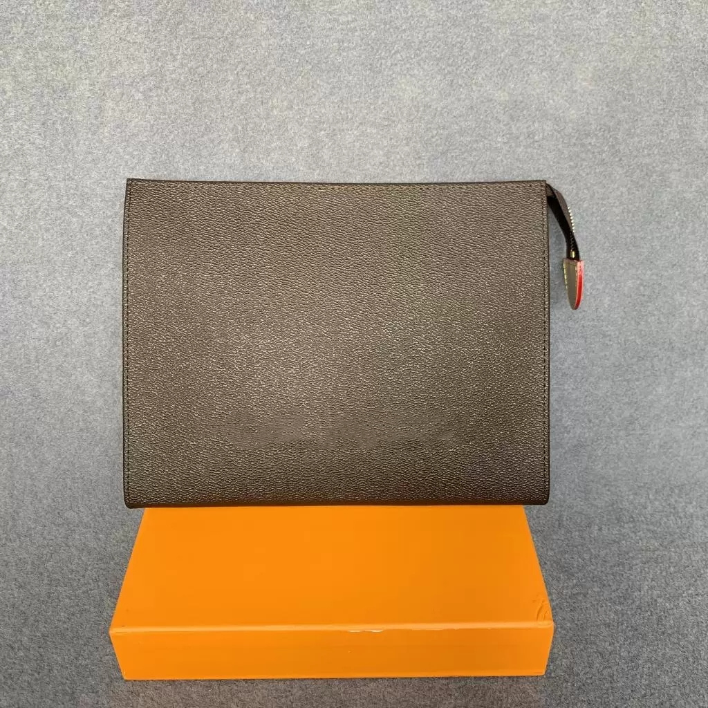 Designers Clutch Bags Men and Women Luxurys Handbags Lady Classic Large Capacity Brown Purses Business POUCH Wash Bag Wholesale, Black grid
Designers Clutch Bags Men and Women Luxurys Handbags Lady Classic Large Capacity Brown Purses Business POUCH Wash Bag Wholesale, Black grid