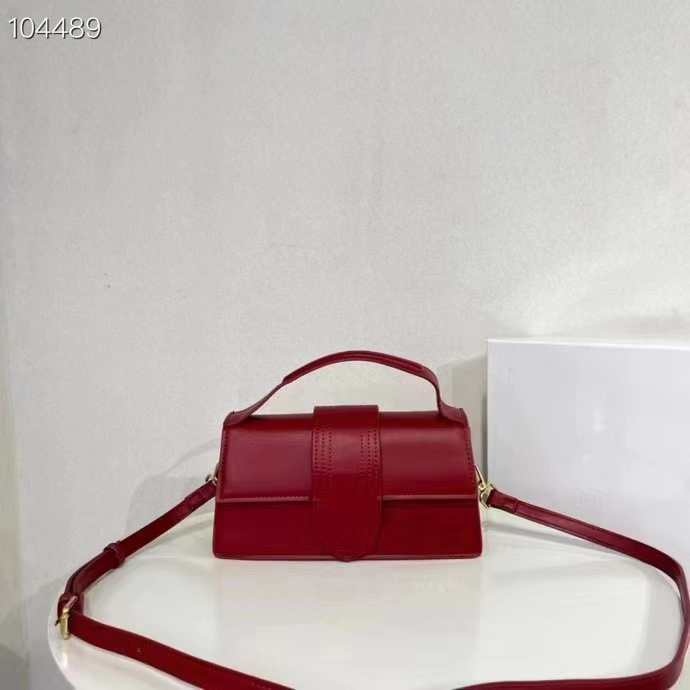 New minimalist designer handbag trendy street messenger bag gentle and versatile lady handbag
New minimalist designer handbag trendy street messenger bag gentle and versatile lady handbag