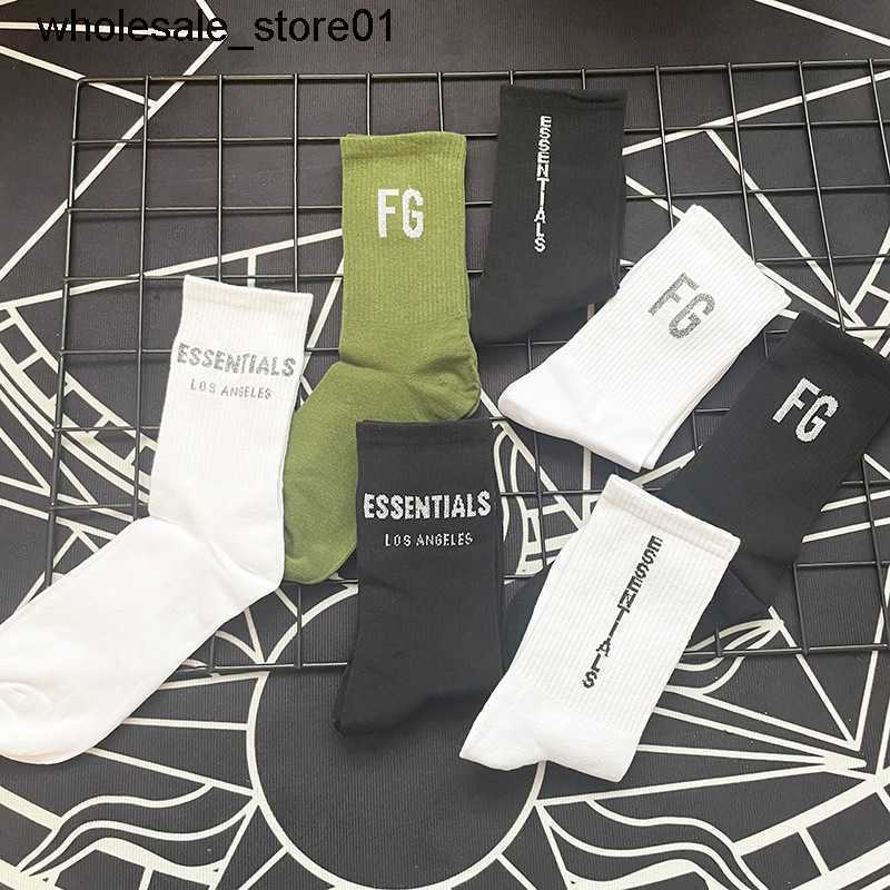 new Men's designer fashion brand essential stockings letter sports socks for men women