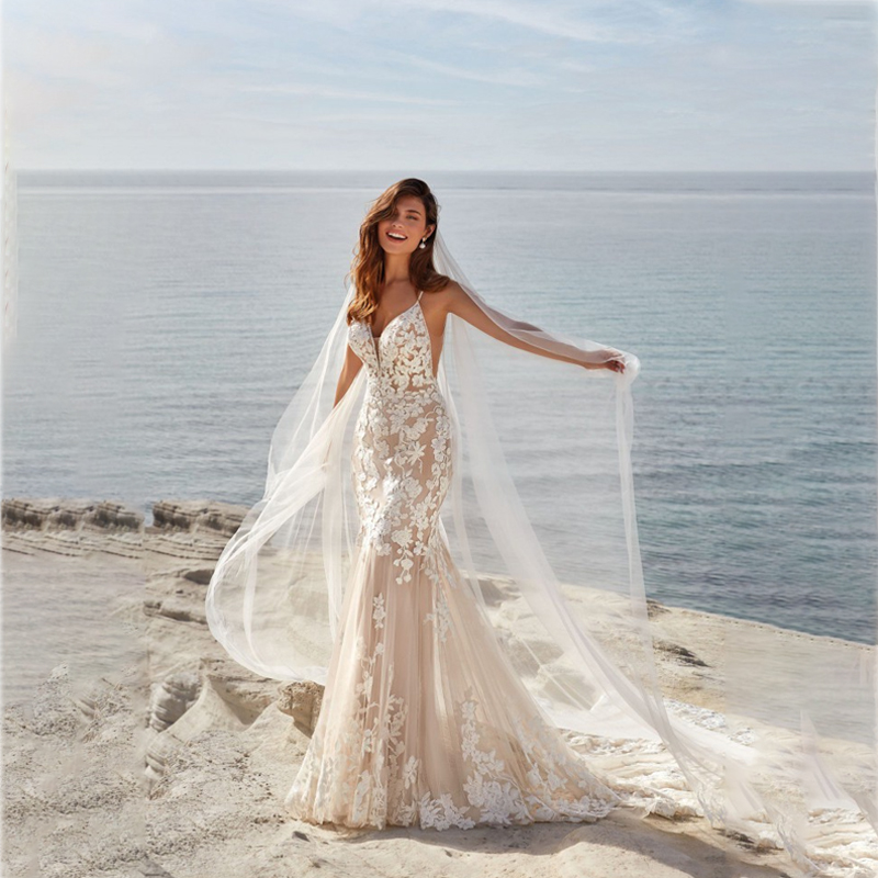 Chic Beach Mermaid Wedding Dress 2022 Light Champagne Lace Sexy Backless Boho Country Bride Gowns V Neck Spaghetti Straps Bridal Dress Robe De Mariage