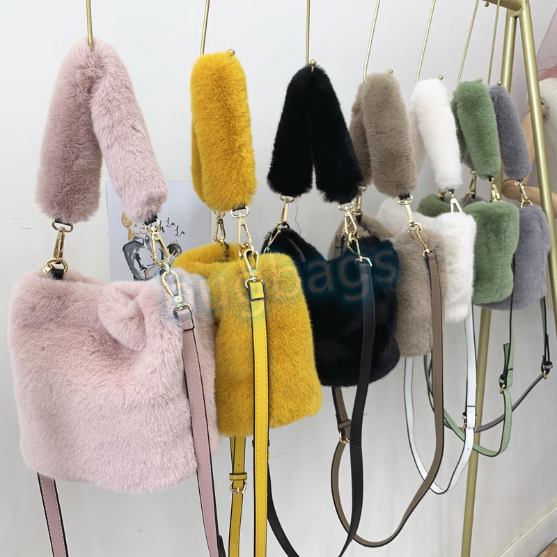 HBP Shoulder Bags Autumn Winter Fur Bag Women's Hand Carry Messenger Furry Shopping Wallet Card Holder, White
HBP Shoulder Bags Autumn Winter Fur Bag Women's Hand Carry Messenger Furry Shopping Wallet Card Holder, White