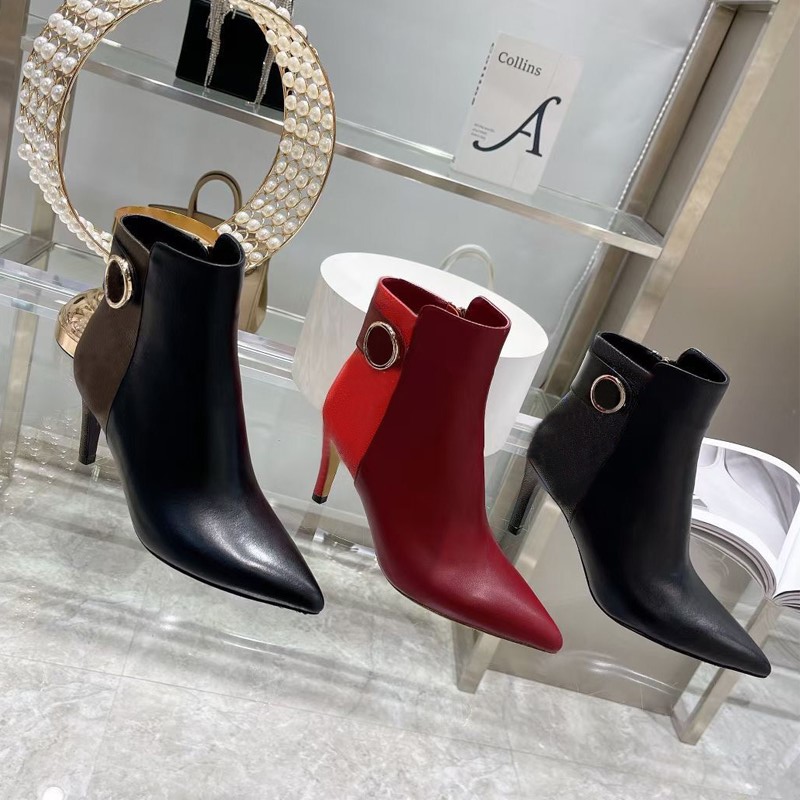 autumn winter heeled heel boots fashion sexy Belt buckle designer boot 100% leather Alphabetic pointed women shoes lady Letter high heels size 35-40--41 us4-us11 With box, Black
autumn winter heeled heel boots fashion sexy Belt buckle designer boot 100% leather Alphabetic pointed women shoes lady Letter high heels size 35-40--41 us4-us11 With box, Black