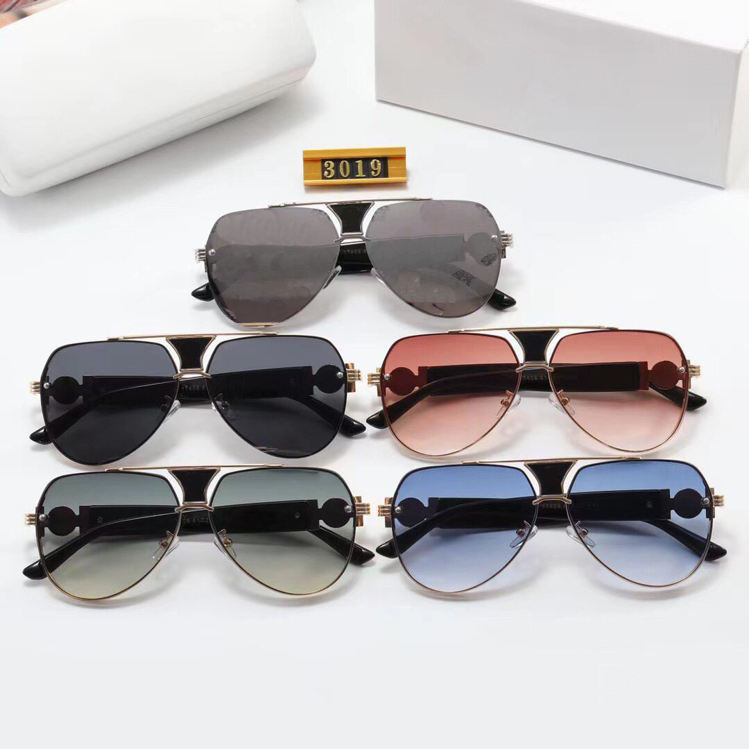 Designer Sunglasses 3019 For Men and Women Eyewear Multiple Color Oval Designers Adumbral Fashion Full Frame Letter V With Box 22092301CZ
Designer Sunglasses 3019 For Men and Women Eyewear Multiple Color Oval Designers Adumbral Fashion Full Frame Letter V With Box 22092301CZ