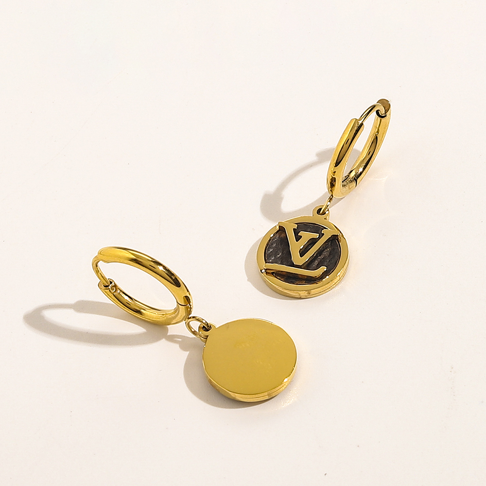 Fashion Classic Stainless Steel Gold Plated Stud Earrings Women's Brand Letter Earring Eardrop Jewelry Gifts for Friends Day Engagement Lovers Do Not Fade
Fashion Classic Stainless Steel Gold Plated Stud Earrings Women's Brand Letter Earring Eardrop Jewelry Gifts for Friends Day Engagement Lovers Do Not Fade