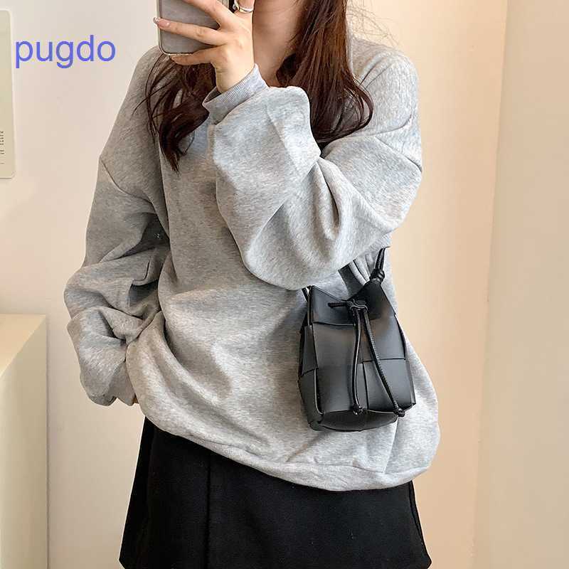 Bottegas Brick Cassette Shoulder Bag Hands Venetas Online Shop Net Celebrity Niche Design Hand Woven Bucket Wo J7yj Ek0a, Black
Bottegas Brick Cassette Shoulder Bag Hands Venetas Online Shop Net Celebrity Niche Design Hand Woven Bucket Wo J7yj Ek0a, Black