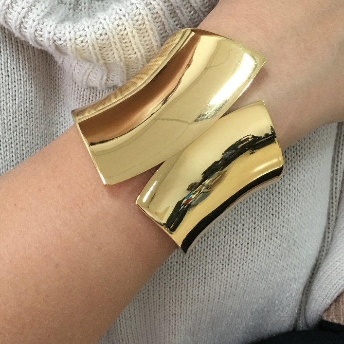 Fashion Exaggerated Wide Open Cuff Bracelets Big Bangle Cuffs Luxury Aesthetic Hammered Gold Silver Color Punk Rock Gothic Jewelry Bijoux Gifts For Wo