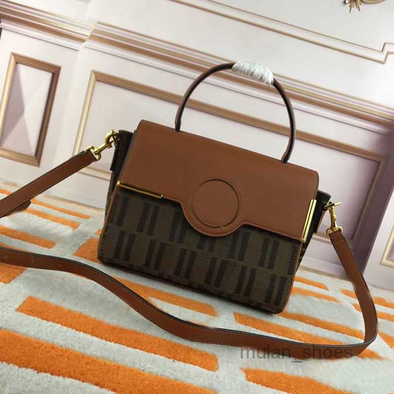 2022 Evening Bags Tote Messenger Cross Body Bag Shoulder Bags Canvas Women Handbags Purse Vintage Letter Metal Hardware Sign Vintage Flap Hasp Cell Phone Pocket
2022 Evening Bags Tote Messenger Cross Body Bag Shoulder Bags Canvas Women Handbags Purse Vintage Letter Metal Hardware Sign Vintage Flap Hasp Cell Phone Pocket