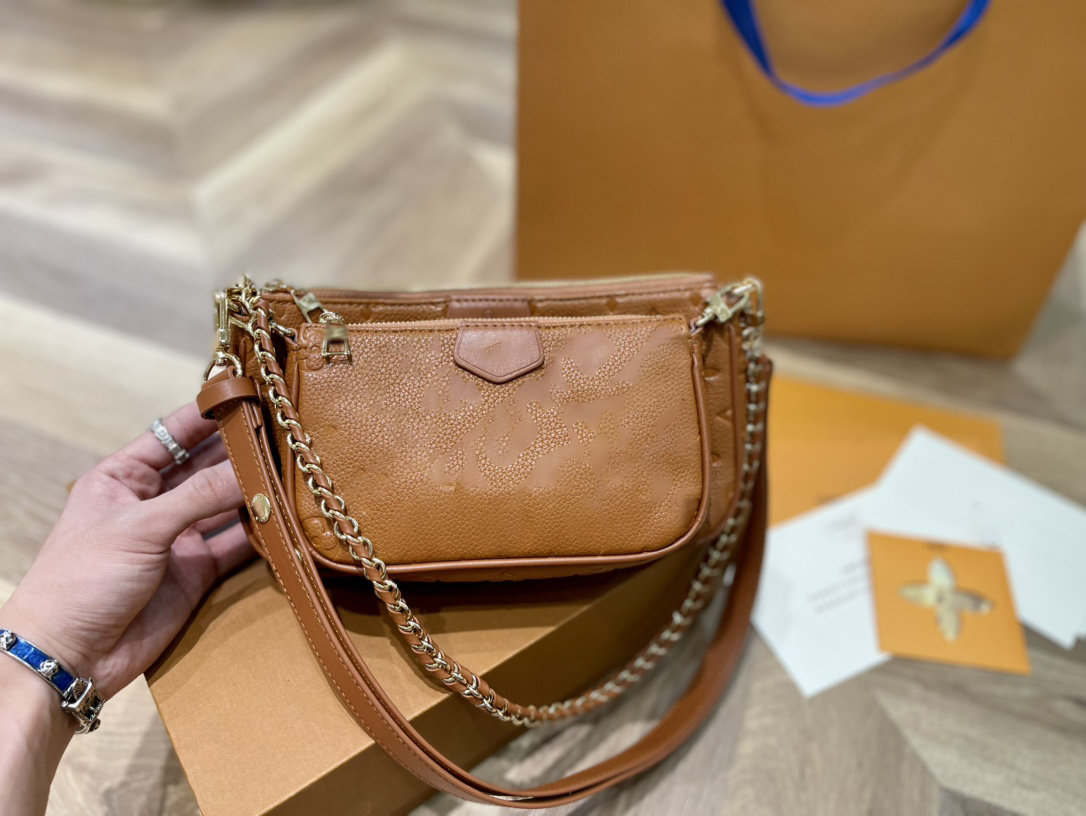 Shoulder bag Luxury tote purse Brand handbag message bags cluth classic Genuine Leather Crossbody Designers Original Fashion 5A Monograms Old Flower 24CM 3PCS/SET, Box
Shoulder bag Luxury tote purse Brand handbag message bags cluth classic Genuine Leather Crossbody Designers Original Fashion 5A Monograms Old Flower 24CM 3PCS/SET, Box