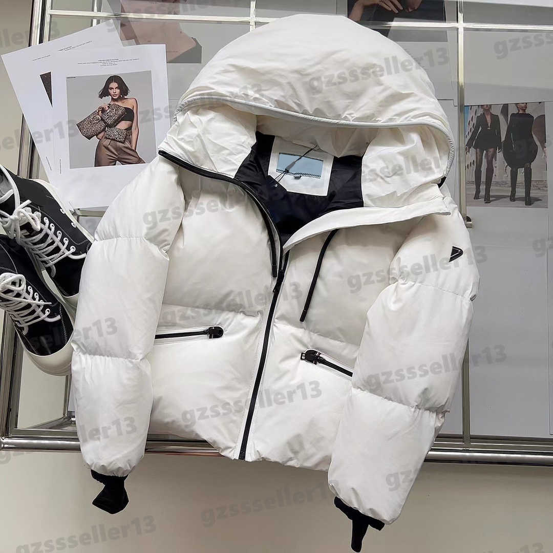 Designer Puffer Coat Womens Down Jackets Luxury Classic Simple Triangle Logo Decoration Winter Coat Fashion Irregular Hem Side Zipper Design Hooded Jacket 0912, 17
Designer Puffer Coat Womens Down Jackets Luxury Classic Simple Triangle Logo Decoration Winter Coat Fashion Irregular Hem Side Zipper Design Hooded Jacket 0912, 17